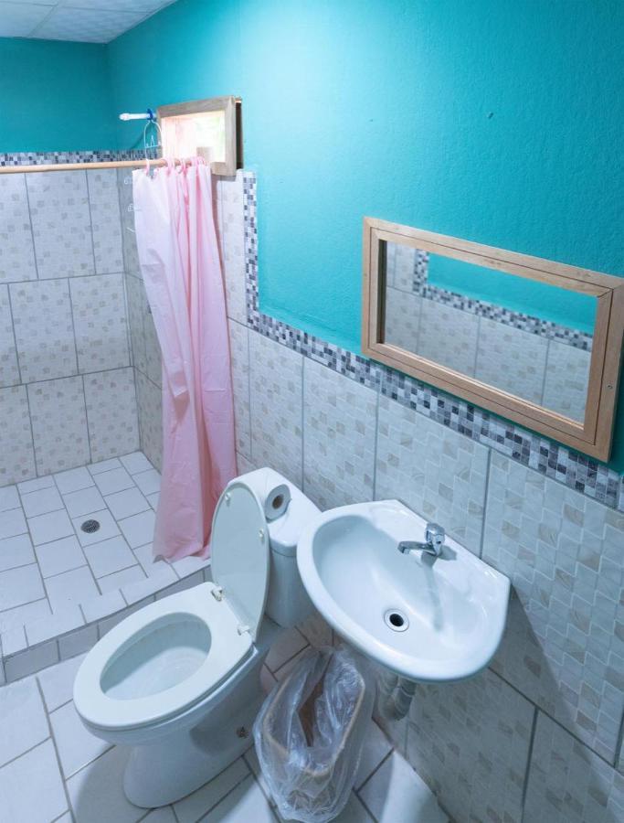 Valerie Emanuel Apartments بوكاس تاون المظهر الخارجي الصورة