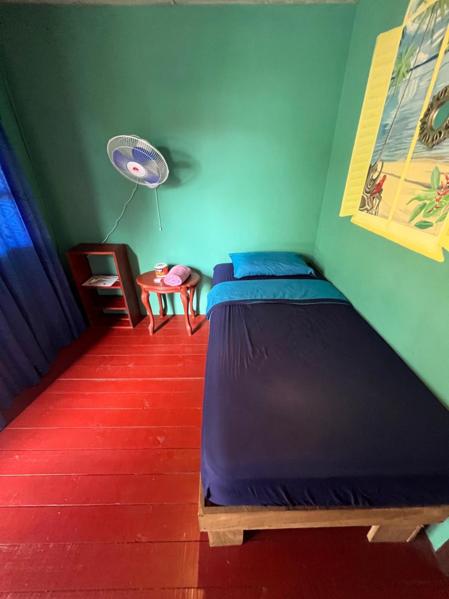Valerie Emanuel Apartments بوكاس تاون المظهر الخارجي الصورة