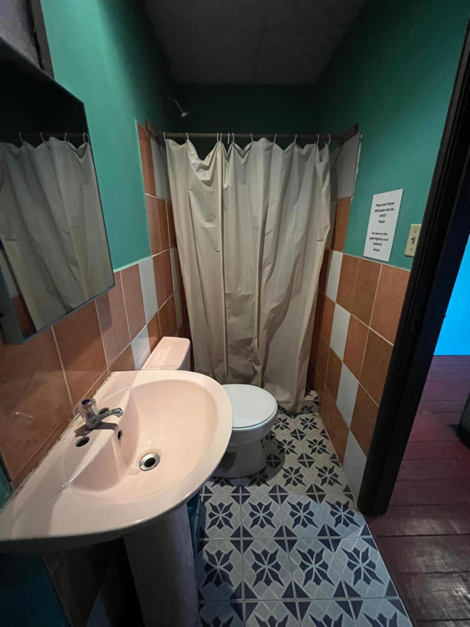 Valerie Emanuel Apartments بوكاس تاون المظهر الخارجي الصورة