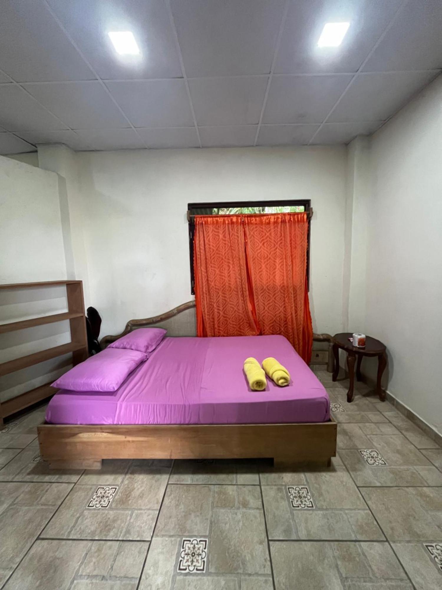 Valerie Emanuel Apartments بوكاس تاون المظهر الخارجي الصورة
