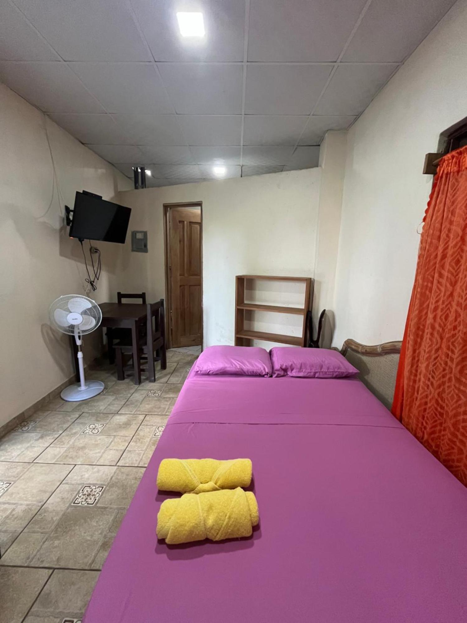 Valerie Emanuel Apartments بوكاس تاون المظهر الخارجي الصورة