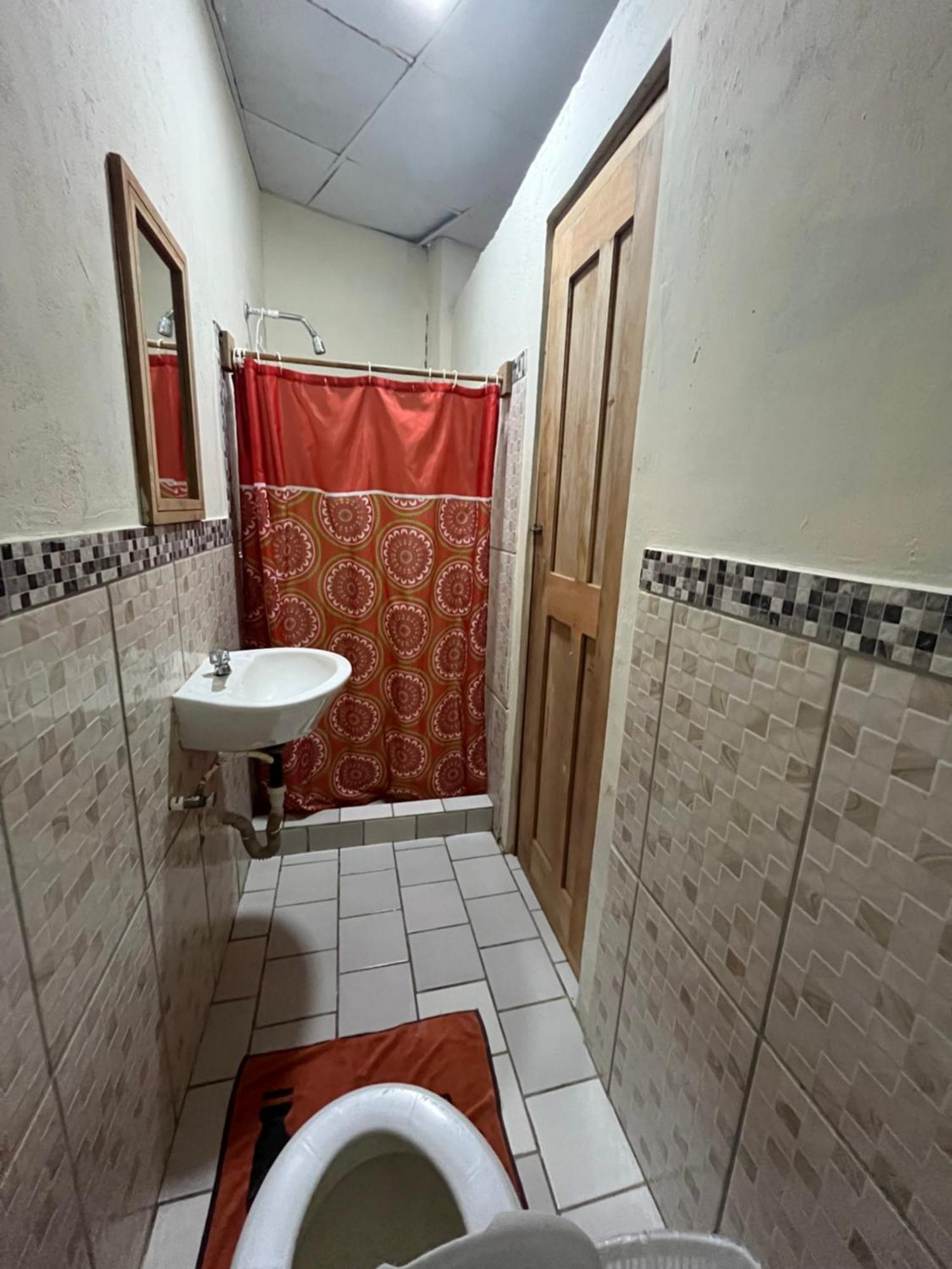 Valerie Emanuel Apartments بوكاس تاون المظهر الخارجي الصورة