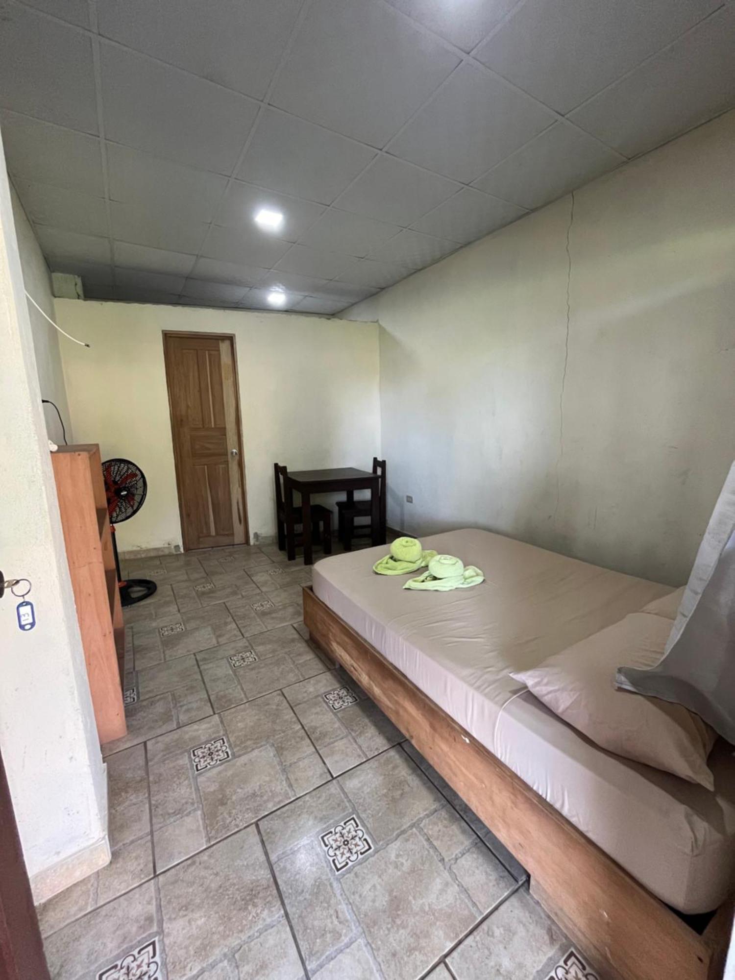 Valerie Emanuel Apartments بوكاس تاون المظهر الخارجي الصورة