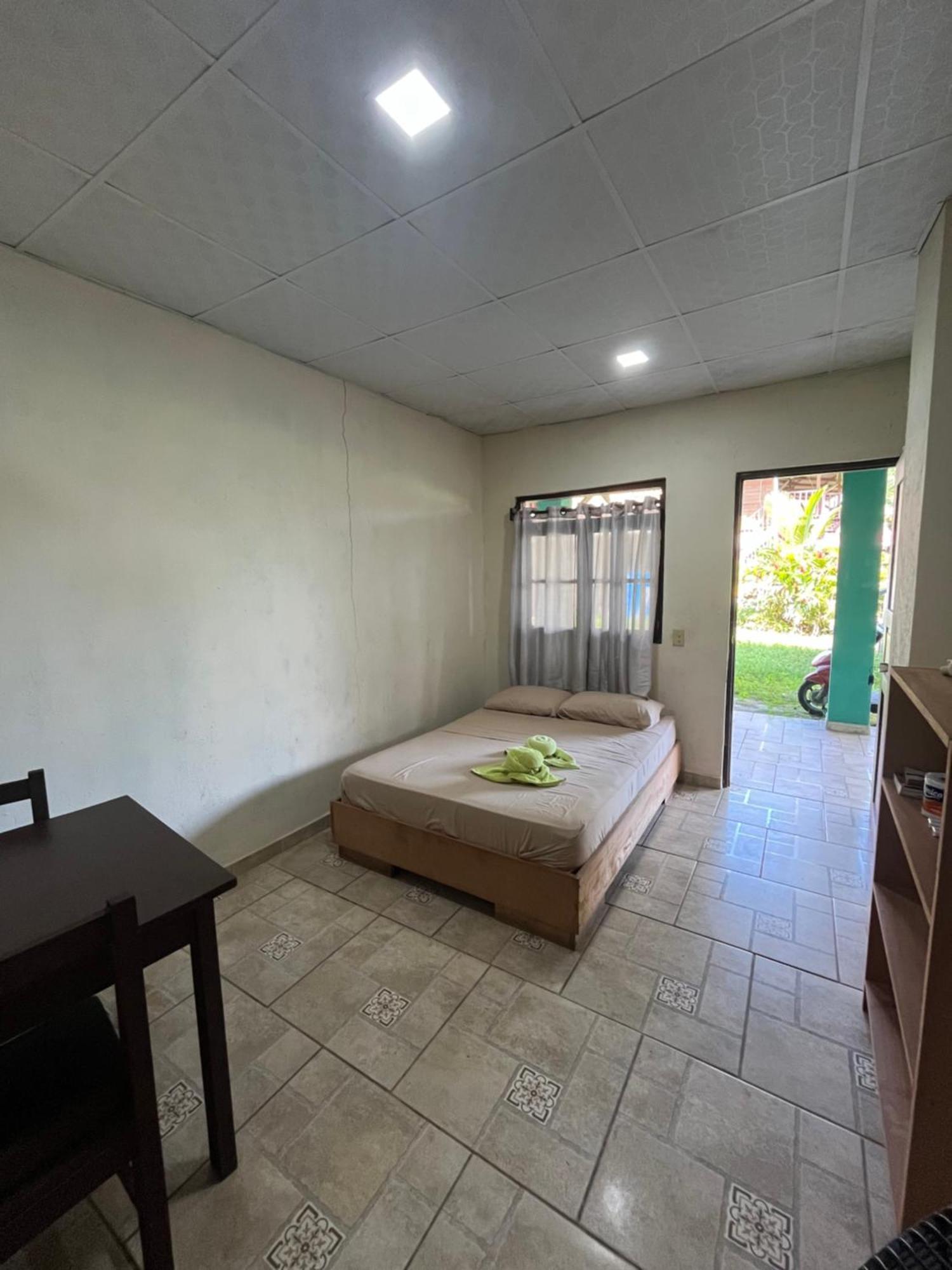 Valerie Emanuel Apartments بوكاس تاون المظهر الخارجي الصورة