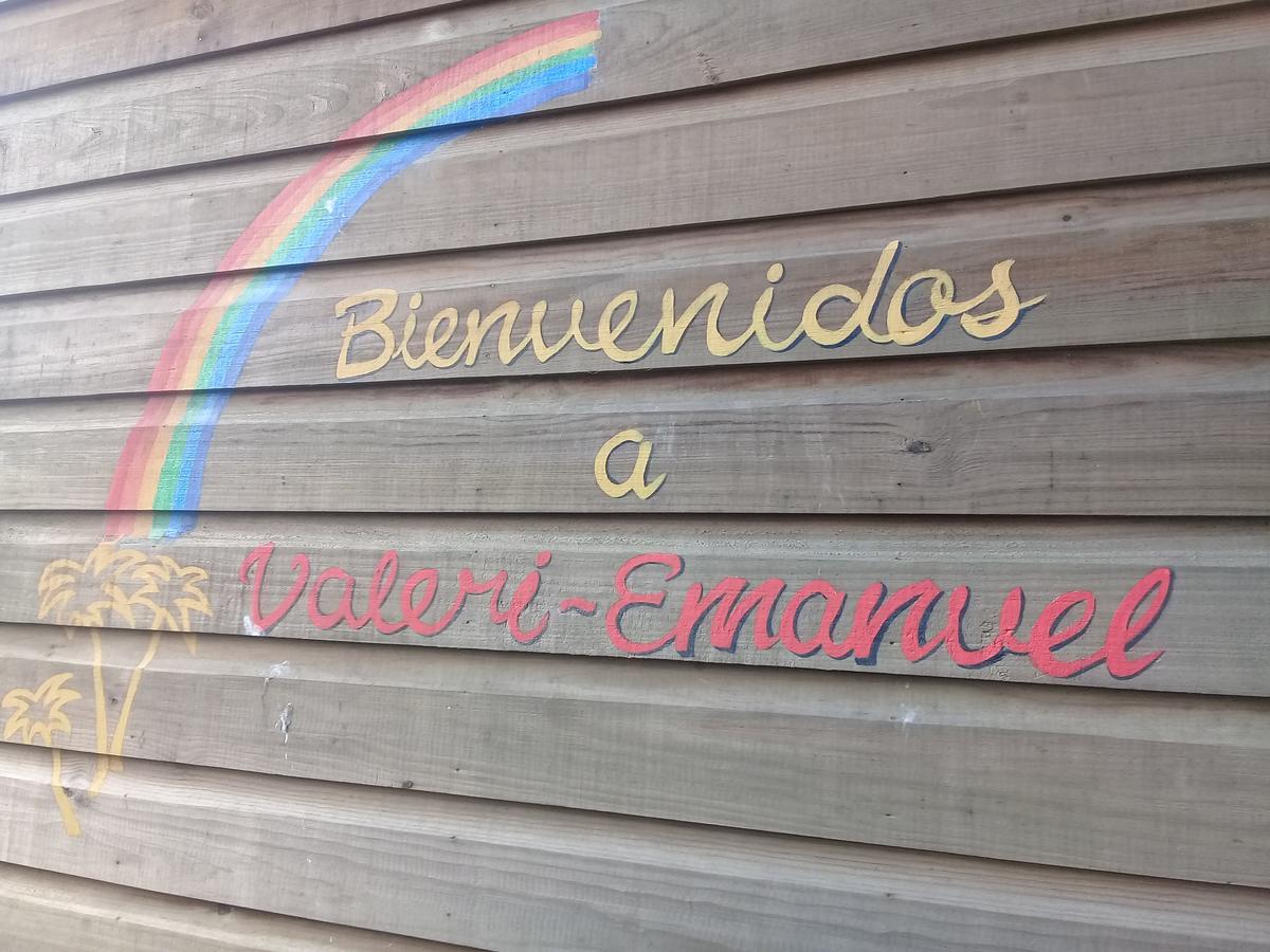Valerie Emanuel Apartments بوكاس تاون المظهر الخارجي الصورة